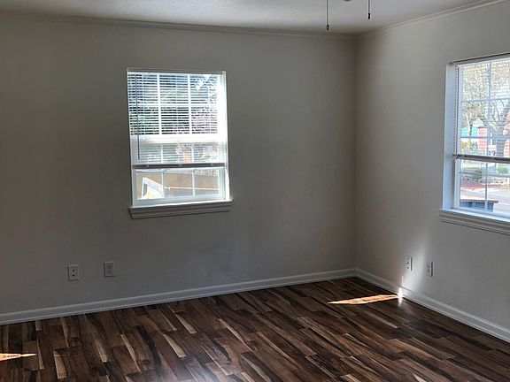 2nd image of 2719 E 16th St APT A