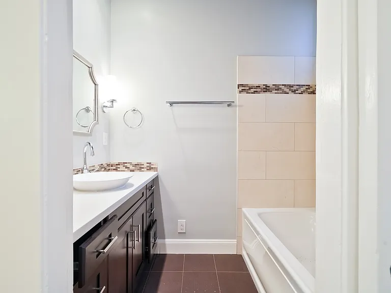 1240 Sanchez St #1 — Photo 17