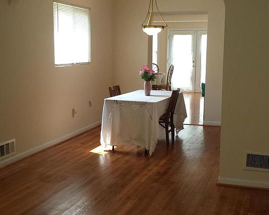 3rd image of 639 Kensington Pl NE