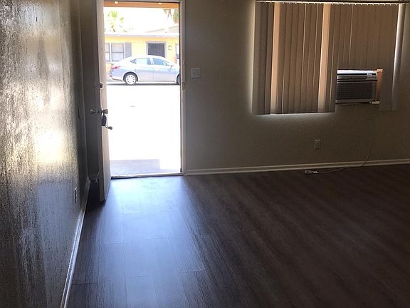 4th image of 1327 E Florida Ave #14