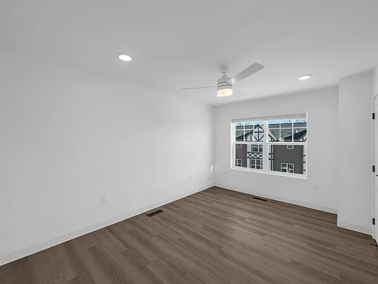 Launch Townhomes — Photo 12