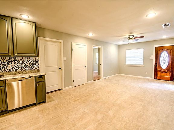 3rd image of 5616 Farnsworth Ave