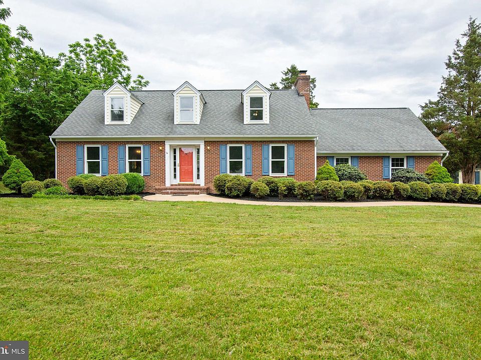 1st image of 10205 Oxfordshire Dr