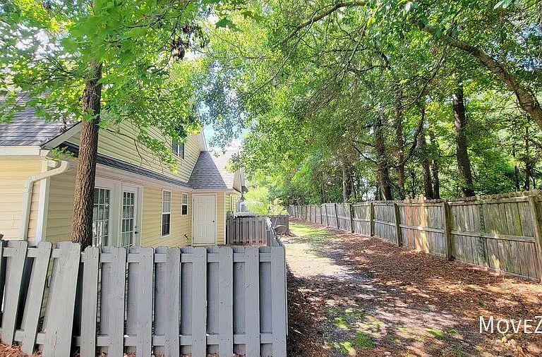 319 Saint Rosea Dr — Photo 22
