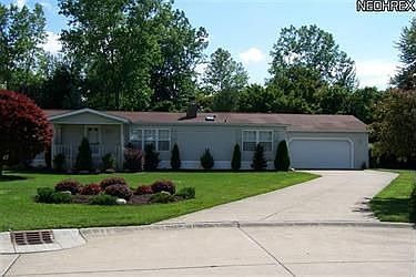 1st image of 415 Sandtrap Cir