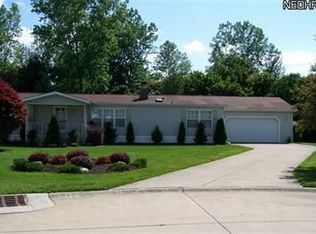 415 Sandtrap Cir, Painesville, OH 44077