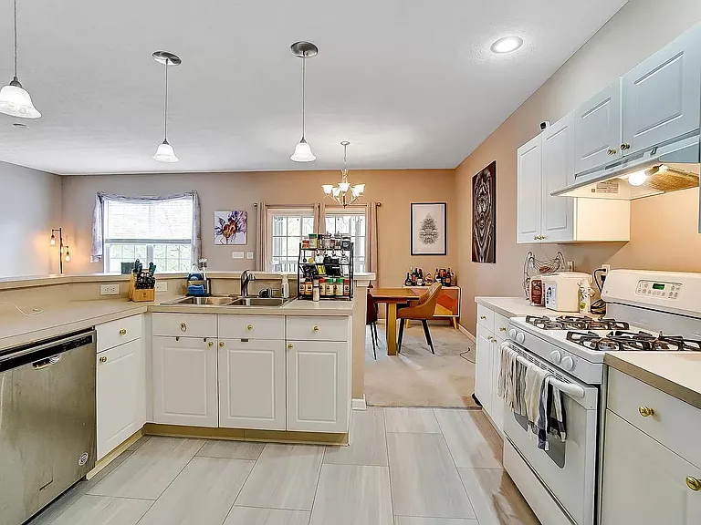 728 Spring Valley Dr — Photo 34