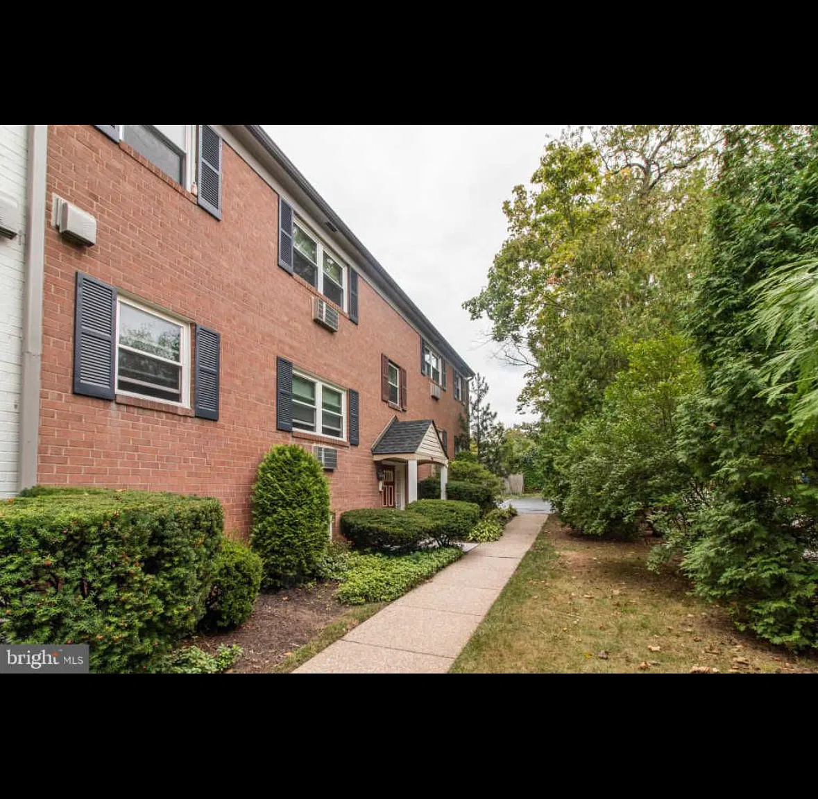 2 bed, 846 sqft, $1,850 — Photo 2