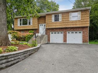 263 Depot Rd, Huntington Station, NY 11746