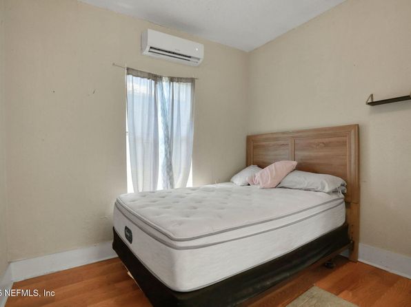 jacksonville-florida-44464440 picture