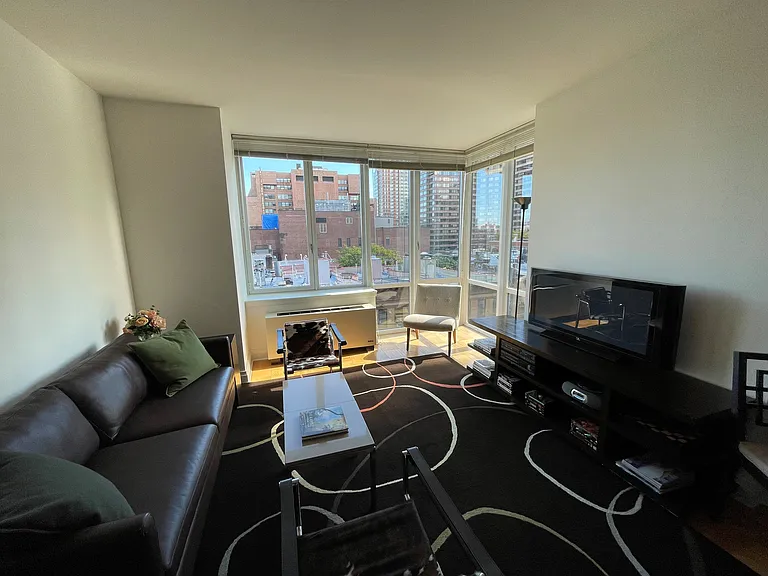1510 Lexington Ave #11G — Photo 3