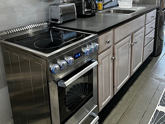 5th image of 116 Clark St #2
