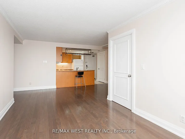2737 Keele St #817 — Photo 8