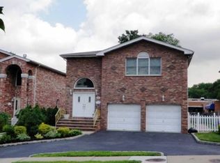 687 Edgewater Ave, Ridgefield, NJ 07657