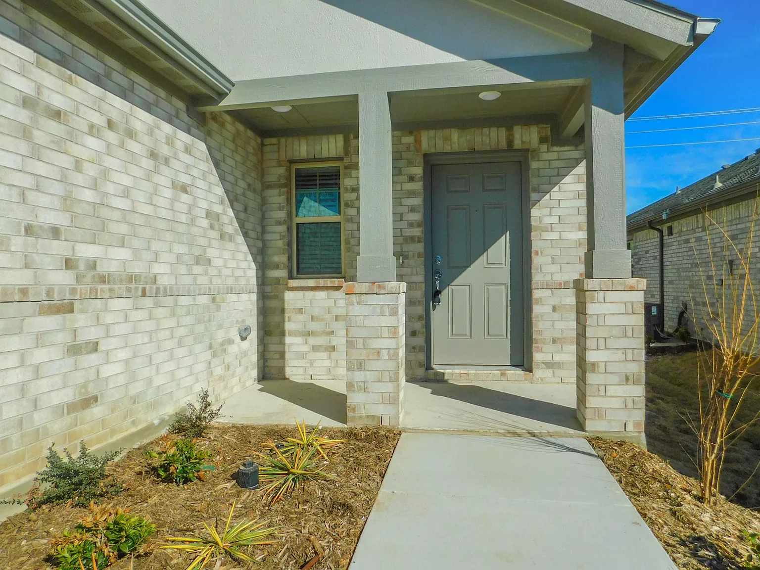 3 bed, 1607 sqft, $1,950 — Photo 3