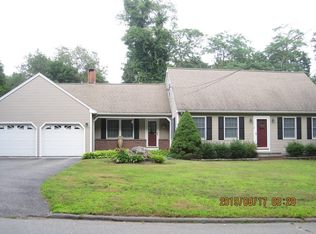 2 Heritage Hill Dr, Lakeville, MA 02347