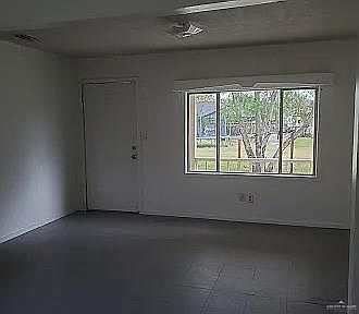 3rd image of 673 Santa Fe St