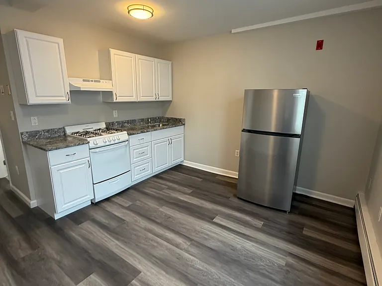 84 Cabot St #9 — Photo 2