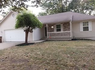 605 S Park Dr, Raymore, MO 64083