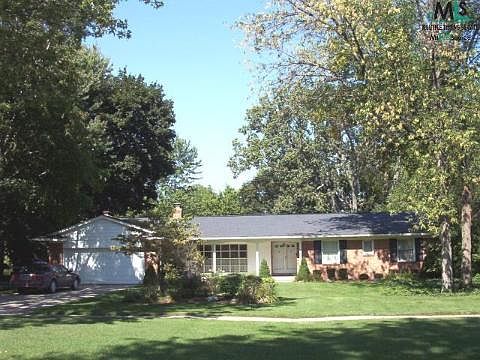 1st image of 376 Wellington Cres