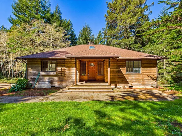230 Blue Blossom Ln, Eureka, CA 95503