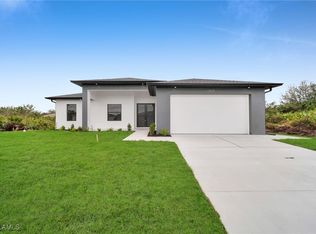 2805 39th St SW, Lehigh Acres, FL 33976