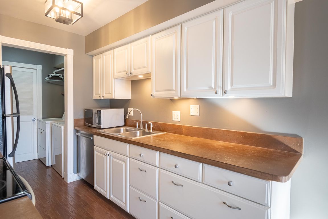 next background image