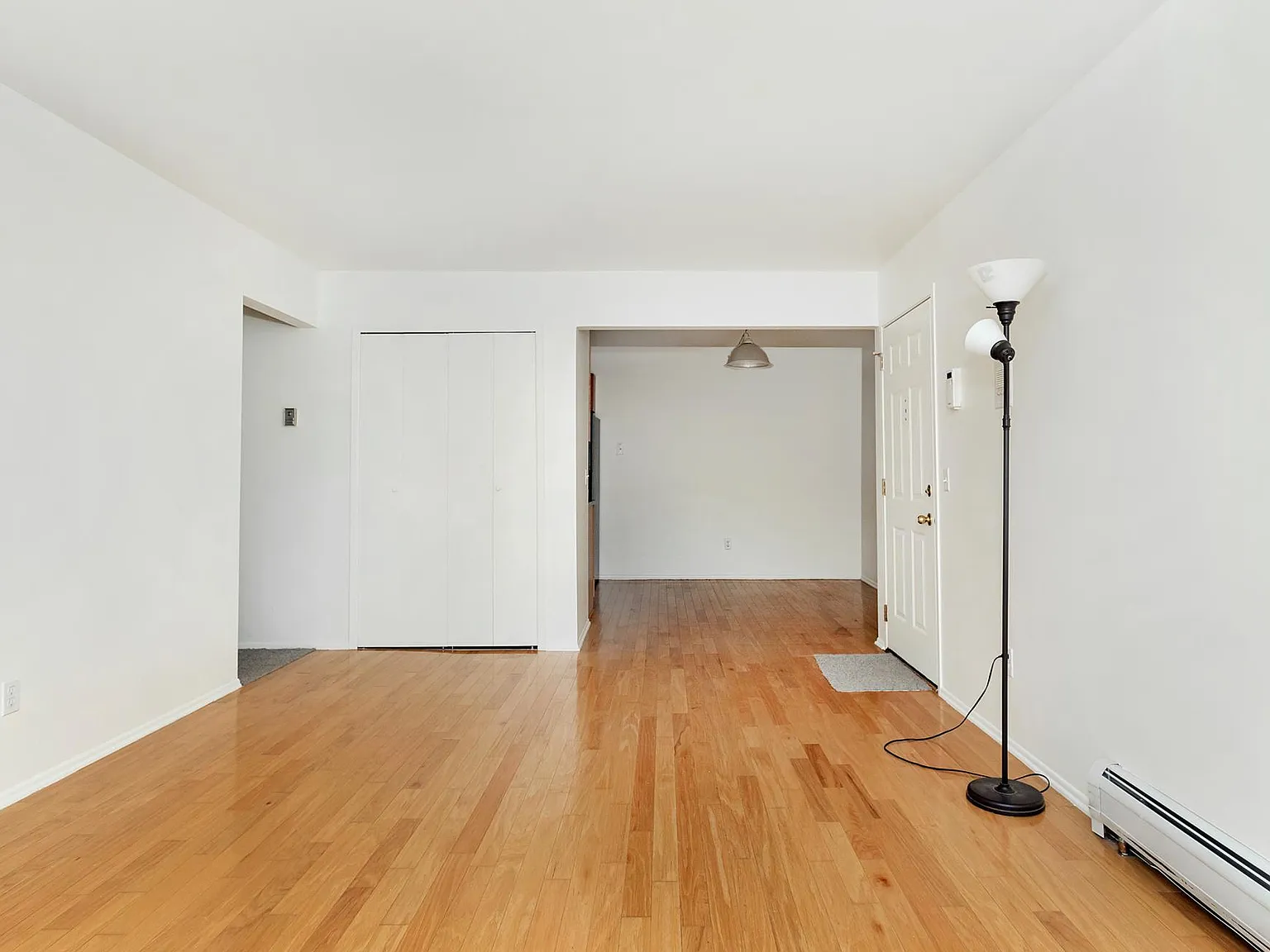 1 bed, 693 sqft, $1,300 — Photo 3