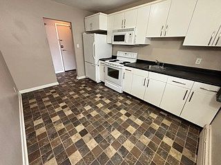 3rd image of 154 Horace St #2
