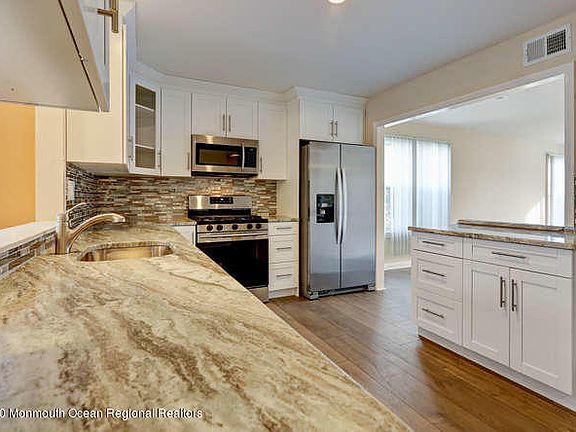 2nd image of 16 Woodstock Lane