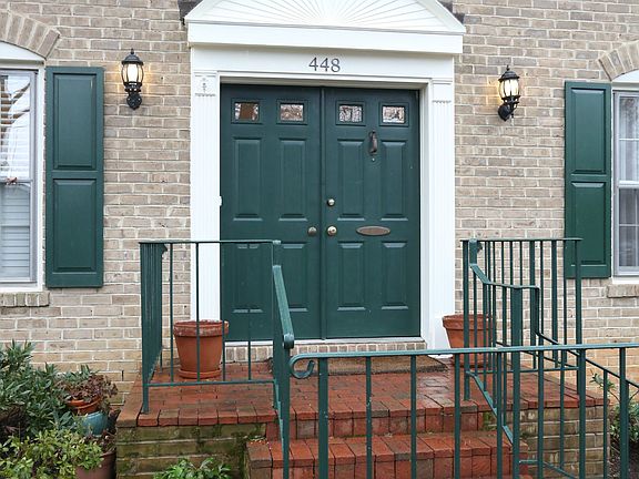 3rd image of 448 N Park Dr