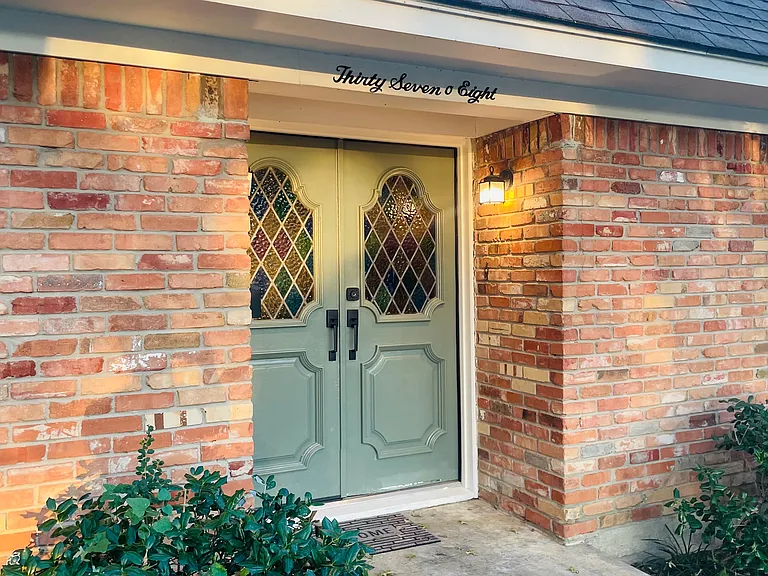 3708 Jeanette Dr — Photo 2