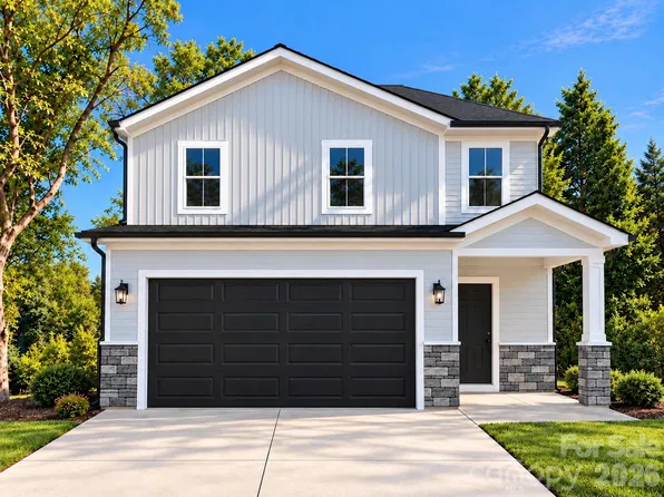 710 Bouchelle St, Morganton, NC 28655