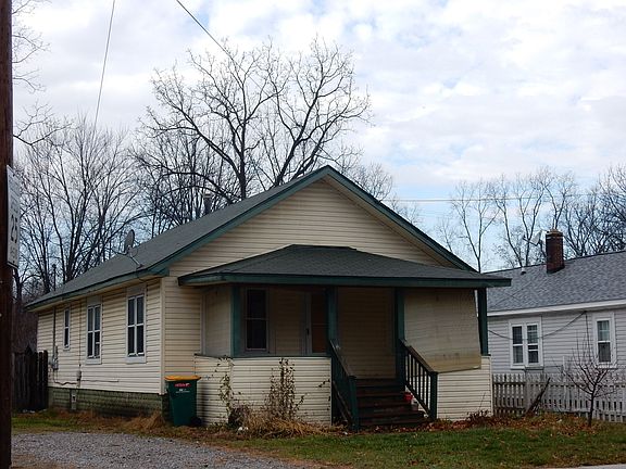 2nd image of 18724 Huron River Dr