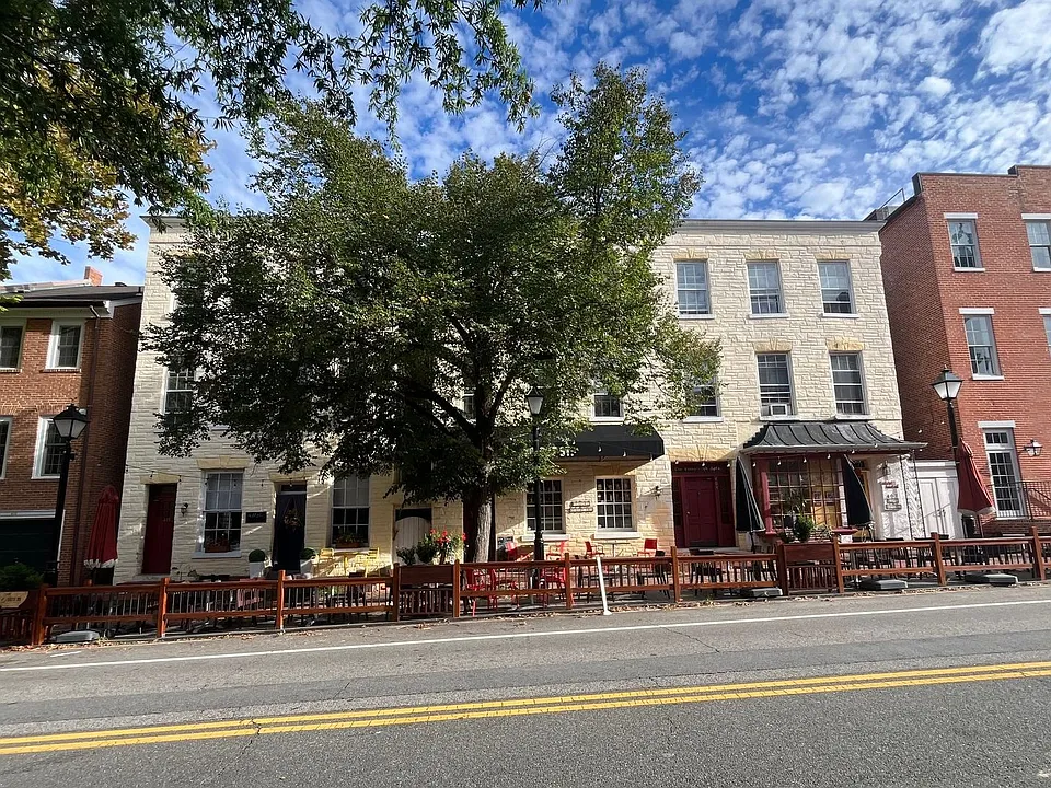 Stoneleigh Apartments
