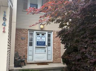 1641 Brentwood Dr, Troy, MI 48098