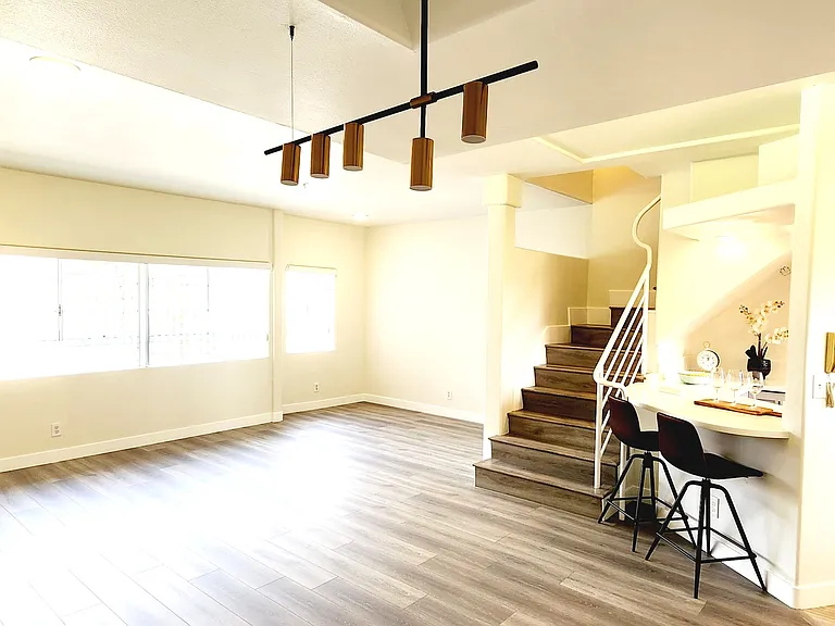 400 Palm Dr #E2 — Photo 2