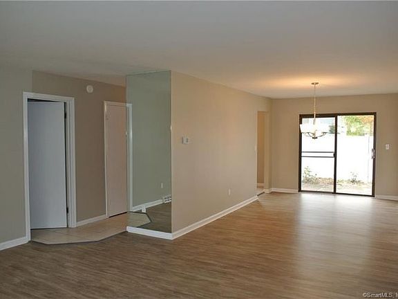 3rd image of 161 Shagbark Dr Unit 161