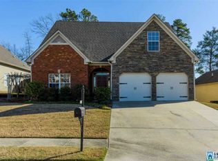 1052 Kerry Dr, Calera, AL 35040