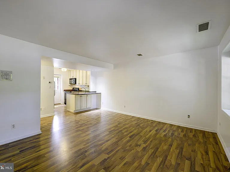 1403 E Abingdon Dr #2 — Photo 8