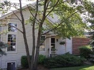 1575 Poplar Creek Dr, Hoffman Estates, IL 60169