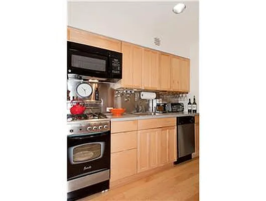 Rented by Douglas Elliman | media 16