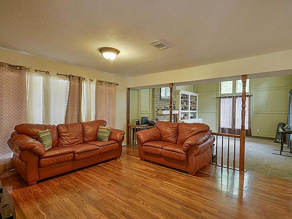 5th image of 2711 Wildridge Dr