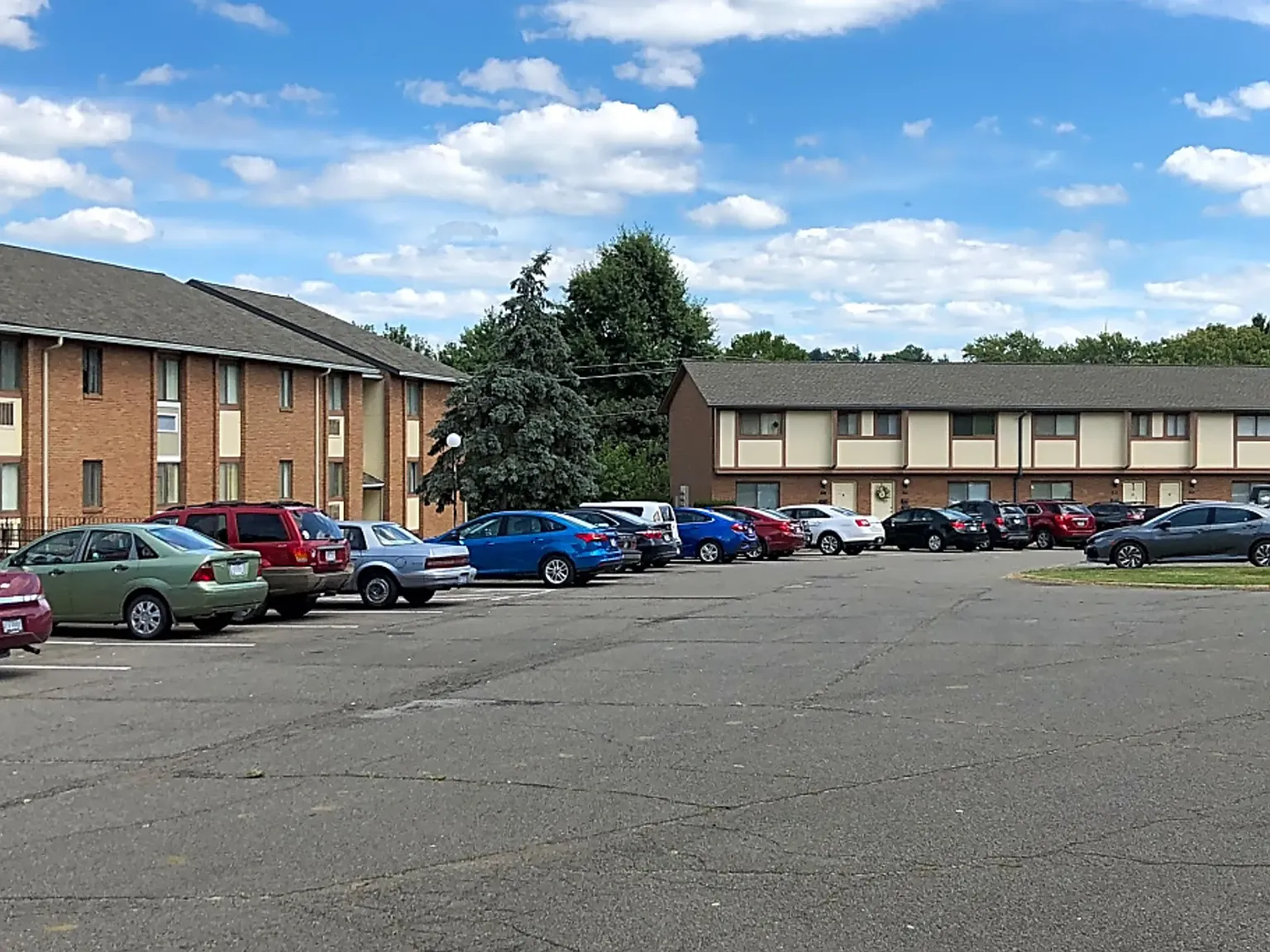Orchard Terrace Apartments — Photo 1