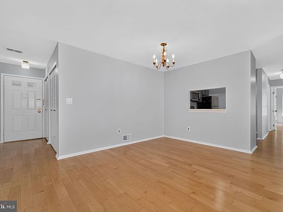 5th image of 36 Azalea Ct