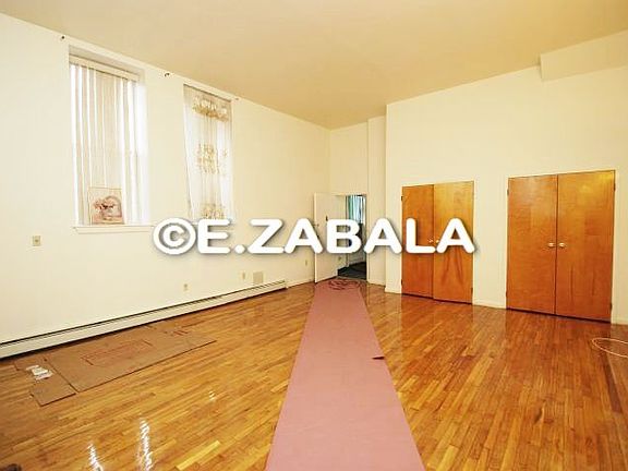 2nd image of 1024 Dekalb Ave #1