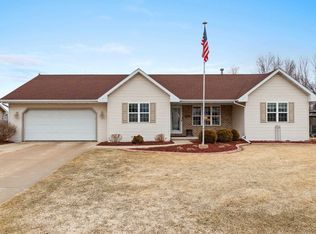 2270 Maddy Ct, Green Bay, WI 54313