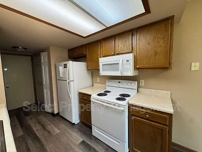 4904 Pinebrook Dr — Photo 7