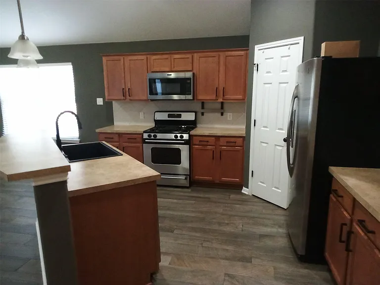 2412 Tumbling River Dr — Photo 5