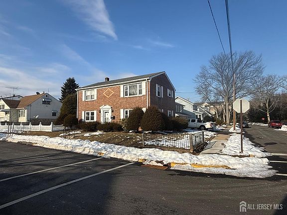 2nd image of 675 Harrison St